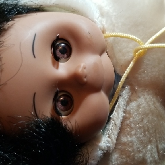 Eskimo Doll with blinking eyes. BRAND NEW with tag - Picture 5 of 8